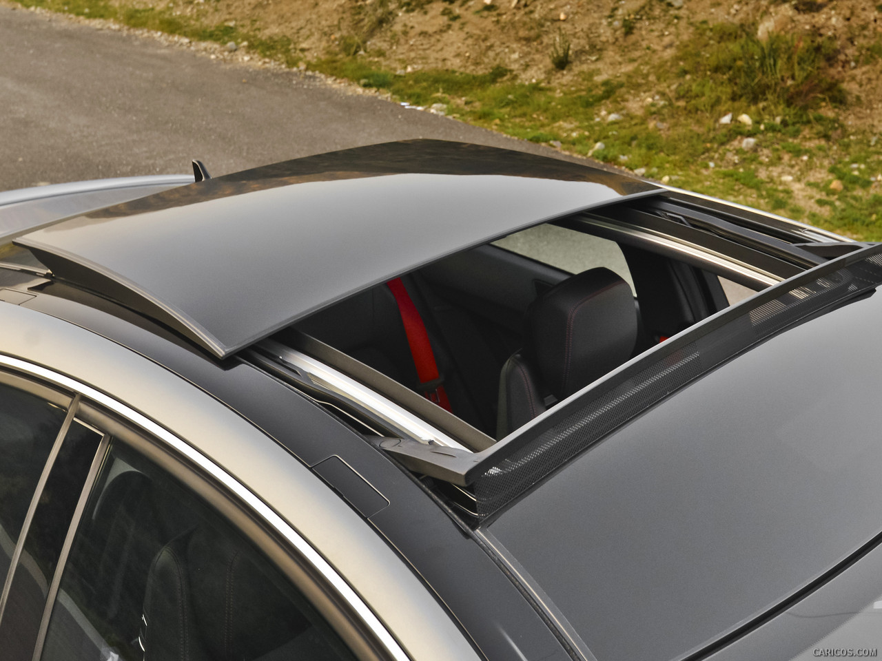 Mercedes-Benz-C250-Coupe-(2013)-Panoramic-Sunroof----56310-1280x960